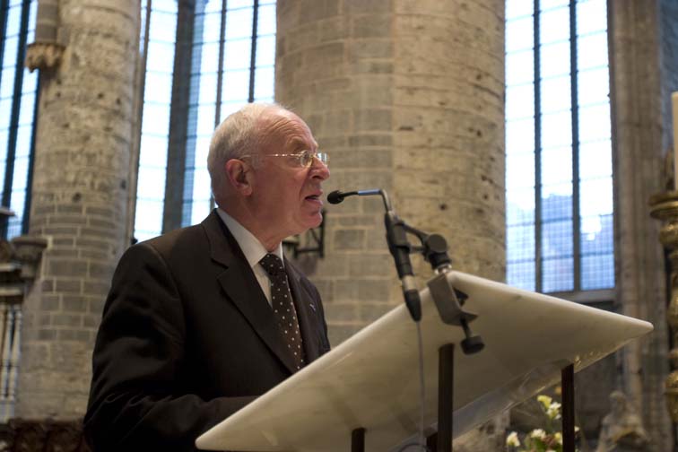 003 OPENING SINT NIKLAASKERK - TOESPRAAK DEKEN SINT NIKLAASKERK
Jules De Bruycker - Thuis in de Sint-Niklaaskerk
 Gent 17/10/2008 - 06/12/2008 
