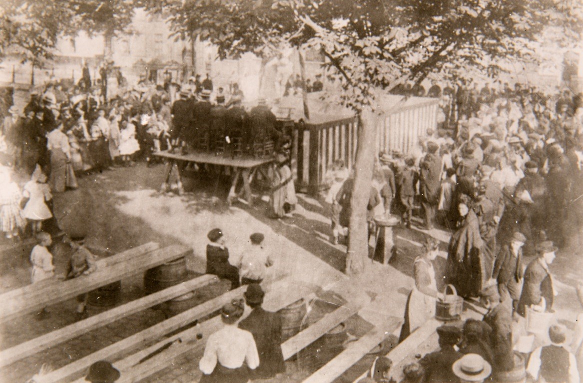 xxx DE LOCHTE GENTENAARS
Dit is een foto welke aan de basis lag "De Lochte Gentenaars" te schilderen 1913/1914
