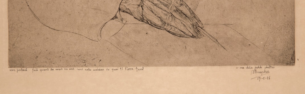 J.D.B. 188C MON PORTRET //  HET GROOT ZELFPORTRET 1925 "FRAGMENT"
Jules De Bruycker huwde Raphaëlle De Leyn in Londen op 30/01/1919 (zij was de gezelschapsjuffrouw van Leon De Smet bij wie zij inwoonde).
Op 13/05/1919 schrijft Jules De Bruycker dat hij de trotse vader geworden is d'une demoiselle Andrée.
Zij wordt niet geregistreerd in Londen.
Op 12/06/1919 wordt zij ingeschreven in Gent en telt deze datum als zijnde haar geboortedatum.
Op de ets staat genotificeerd: "gemaakt voor uw zesde verjaardag in ons huis aan de Sint Pieterskaai" en is gedateerd 27/02/1926.
Aangezien de ets gemaakt is in 1925 en de notitie ongeveer 8 maanden na haar verjaardag, kunnen wij spreken van een creatief omspringen met beide  data . Maar het oorlogsgebeuren zal hier wel voor iets tussen gezeten hebben.
Verkocht bij De Vuyst oktober 2017
Verzameling J.D.C.
