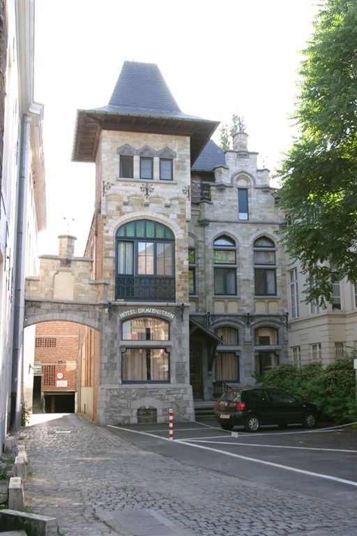 179 HOTEL HET GRAVENSTEEN
Naast het geboortehuis van Jules De Bruycker

