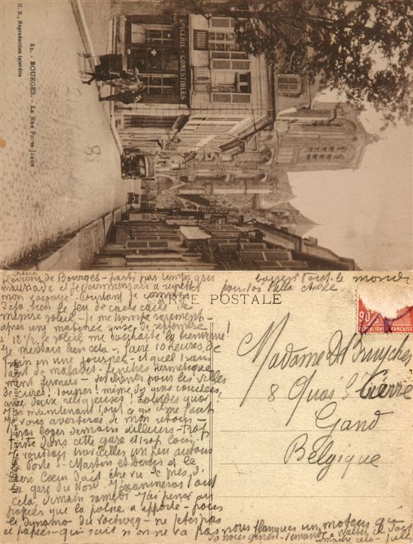 B.007Briefkaart van Jules De Bruycker vanuit Bourges aan zijn echtgenote.
Hij tekende en etste ter plaatse.
